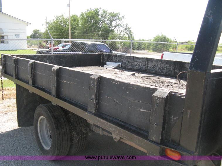 image for item A4348 2000 GMC Sierra C3500 pickup truck