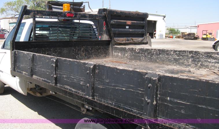 image for item A4348 2000 GMC Sierra C3500 pickup truck