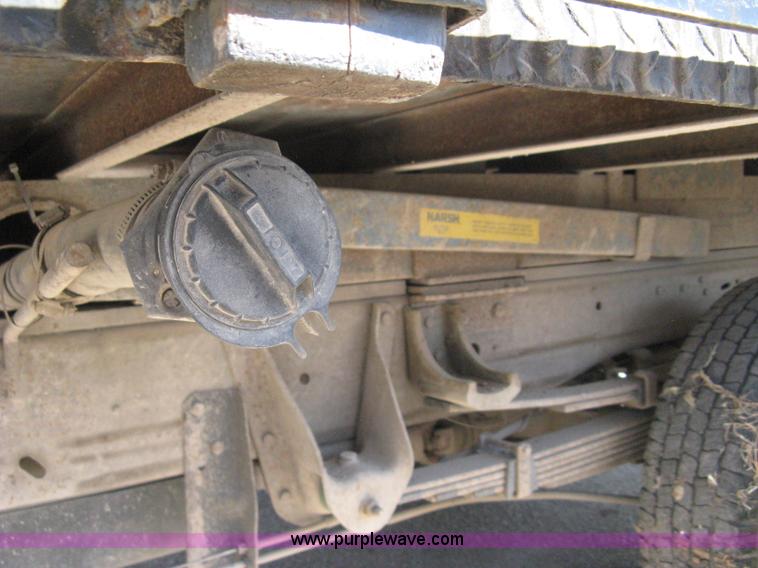 image for item A4348 2000 GMC Sierra C3500 pickup truck