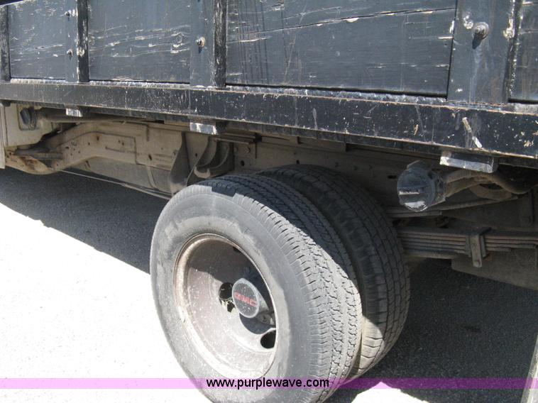 image for item A4348 2000 GMC Sierra C3500 pickup truck