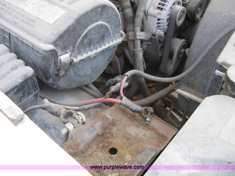 image for item A4348 2000 GMC Sierra C3500 pickup truck