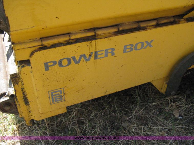image for item A4360 Gehl 1438 Power Box asphalt paver