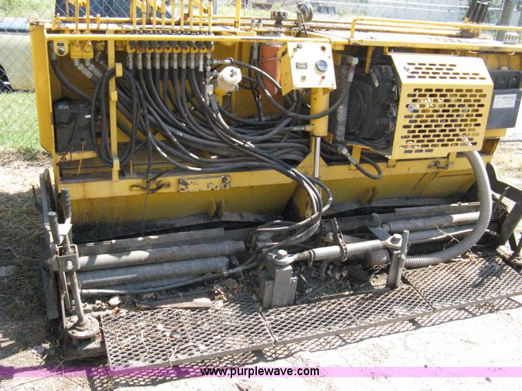 image for item A4360 Gehl 1438 Power Box asphalt paver