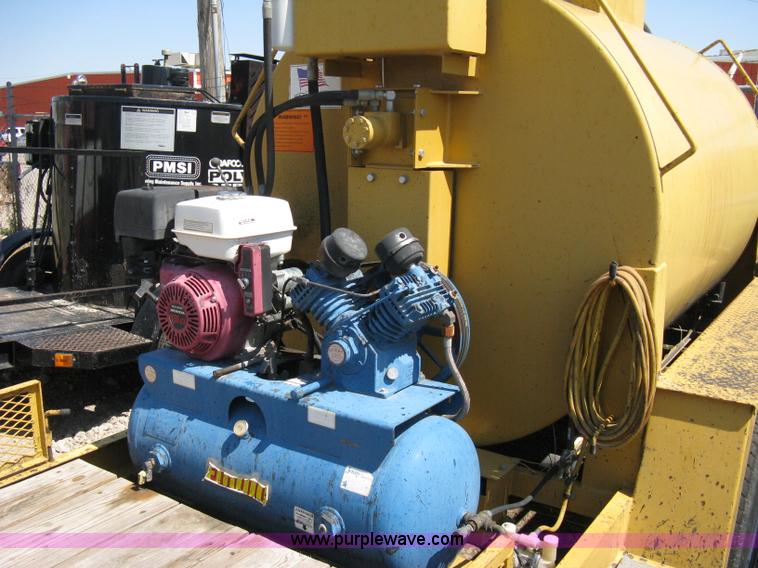 image for item A4361 2005 Seal-rite tandem axle trailer