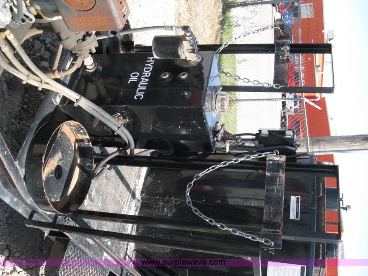 image for item A4362 2001 Crafco 1 Ton Poly Patch applicator