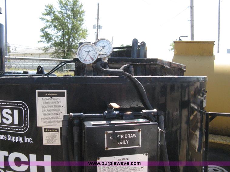 image for item A4362 2001 Crafco 1 Ton Poly Patch applicator