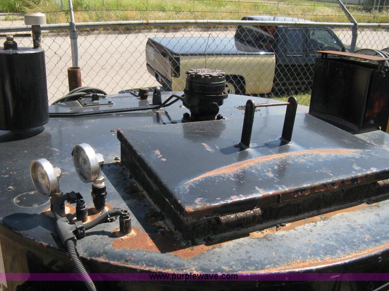 image for item A4362 2001 Crafco 1 Ton Poly Patch applicator