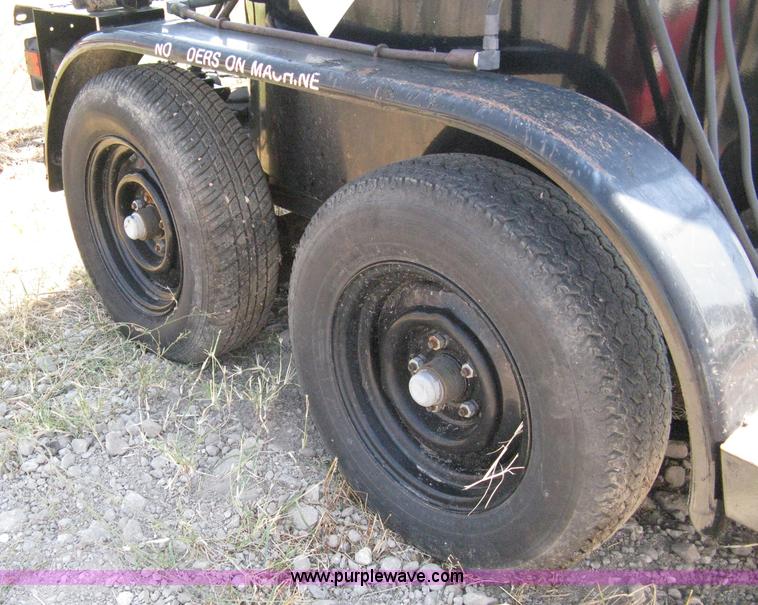 image for item A4362 2001 Crafco 1 Ton Poly Patch applicator