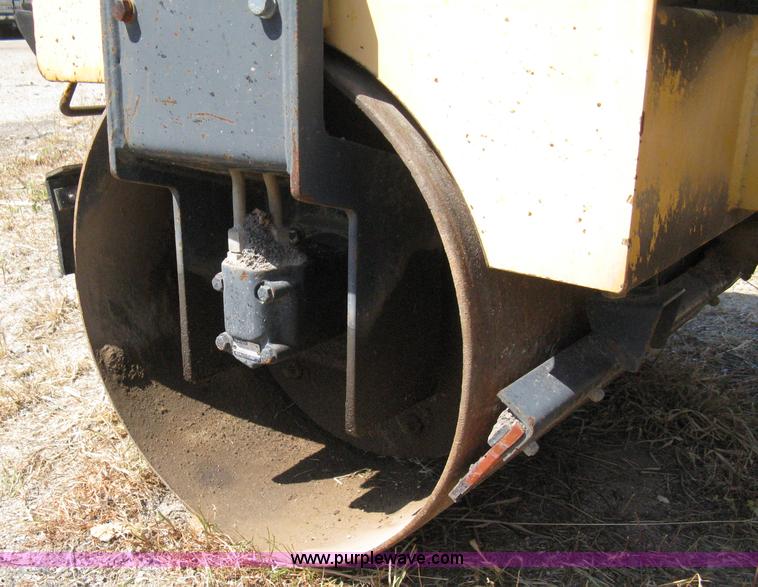 image for item A4364 Stone WP3100 vibratory roller