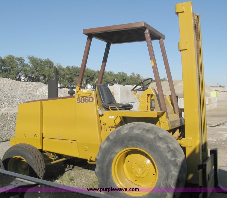 image for item A4371 1985 Case 586D rough terrain forklift