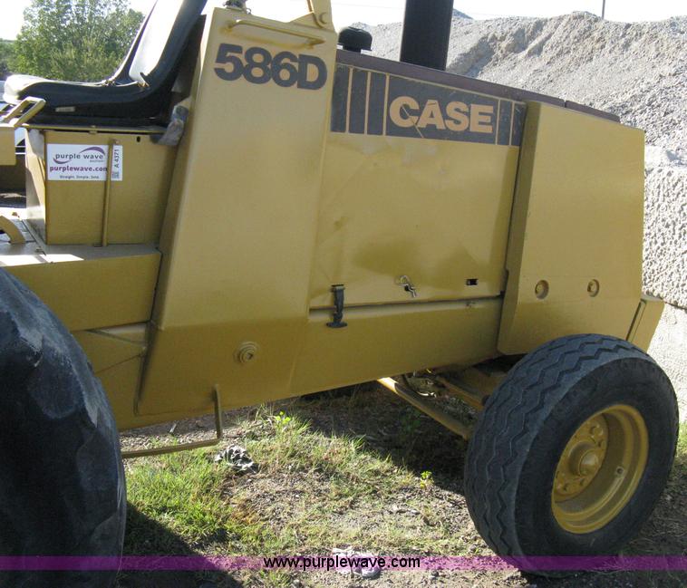 image for item A4371 1985 Case 586D rough terrain forklift