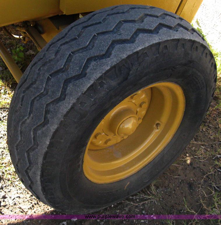 image for item A4371 1985 Case 586D rough terrain forklift