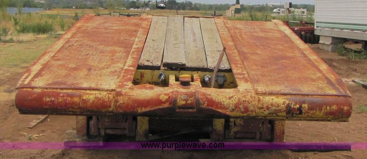 image for item A4633 1979 Hyster 45' 50 ton equipment trailer