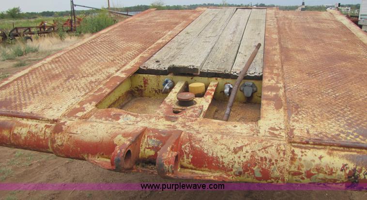 image for item A4633 1979 Hyster 45' 50 ton equipment trailer