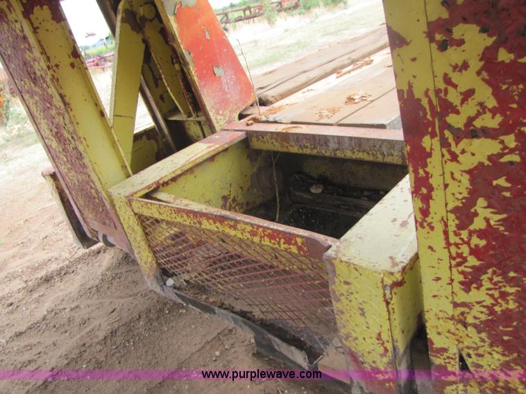 image for item A4633 1979 Hyster 45' 50 ton equipment trailer