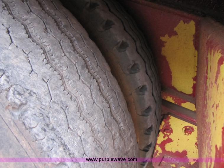 image for item A4633 1979 Hyster 45' 50 ton equipment trailer