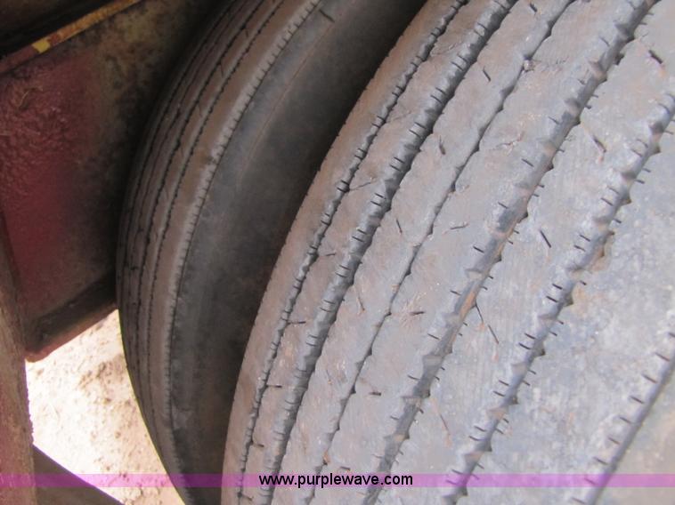 image for item A4633 1979 Hyster 45' 50 ton equipment trailer