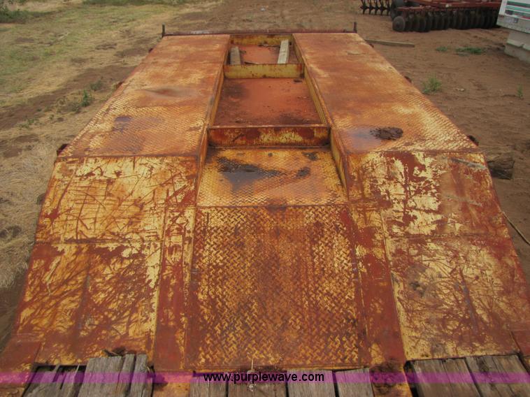 image for item A4633 1979 Hyster 45' 50 ton equipment trailer