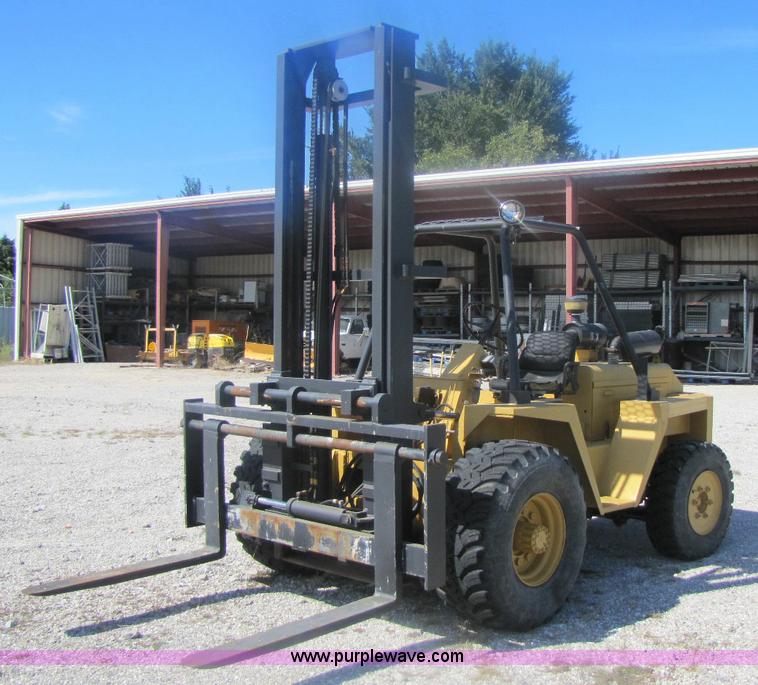 image for item A5037 Wiggins forklift