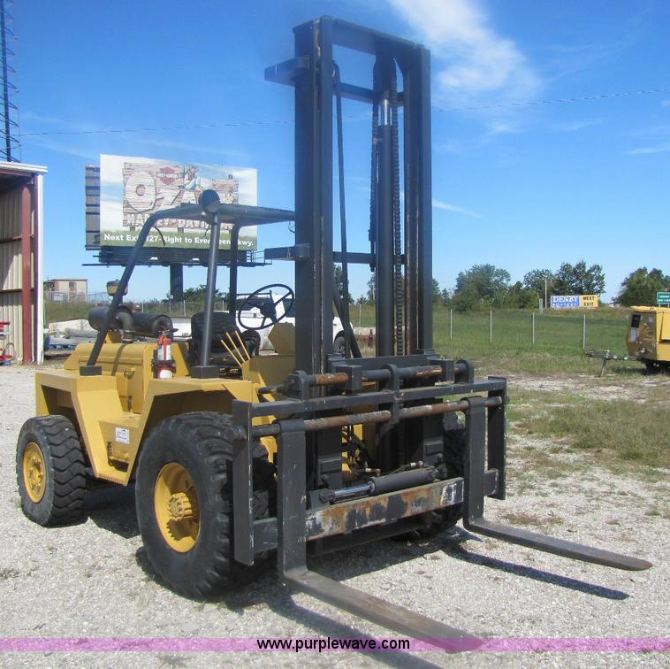 image for item A5037 Wiggins forklift