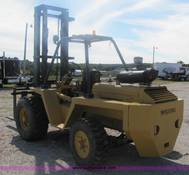 image for item A5037 Wiggins forklift