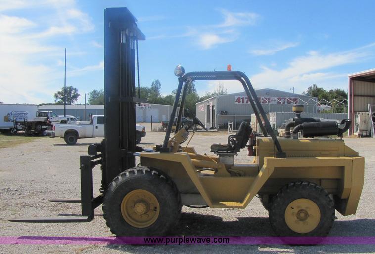 image for item A5037 Wiggins forklift