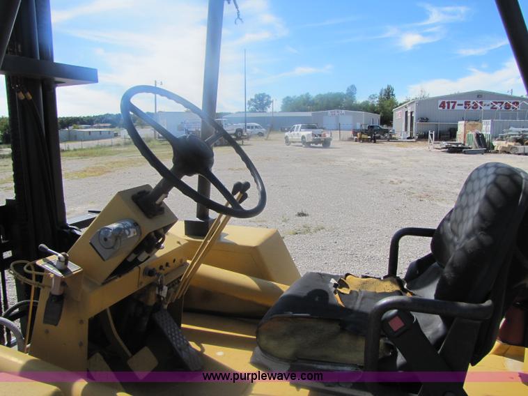 image for item A5037 Wiggins forklift