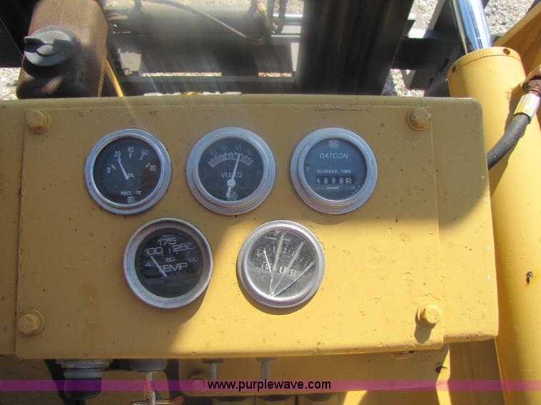 image for item A5037 Wiggins forklift