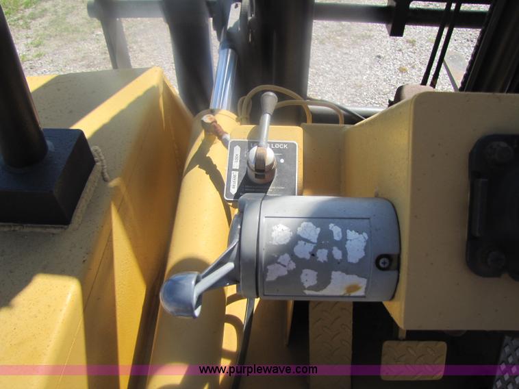 image for item A5037 Wiggins forklift