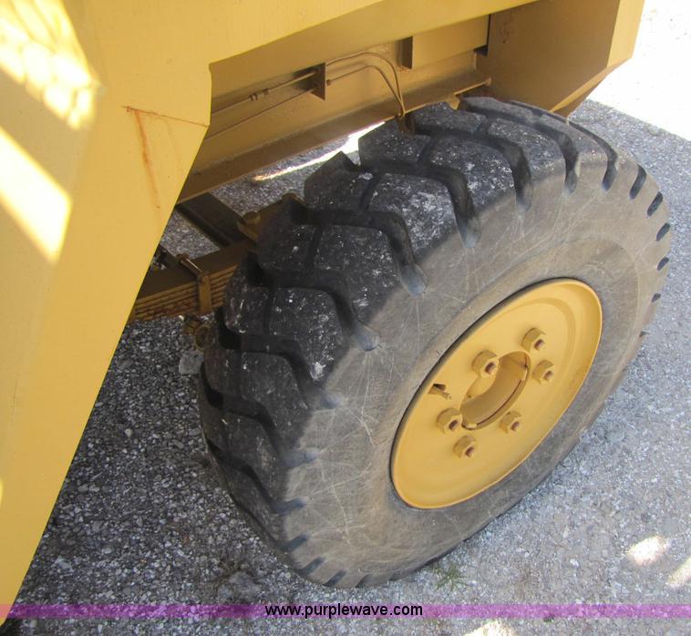 image for item A5037 Wiggins forklift