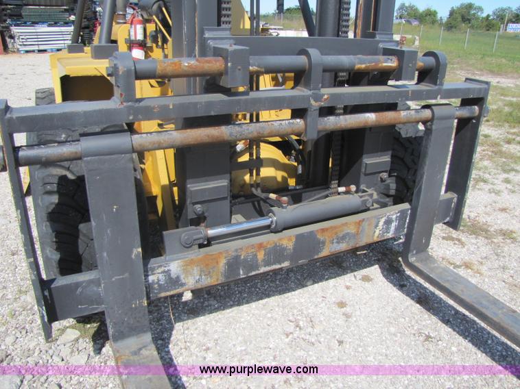image for item A5037 Wiggins forklift
