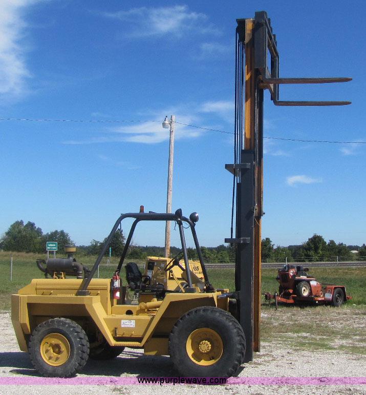 image for item A5037 Wiggins forklift