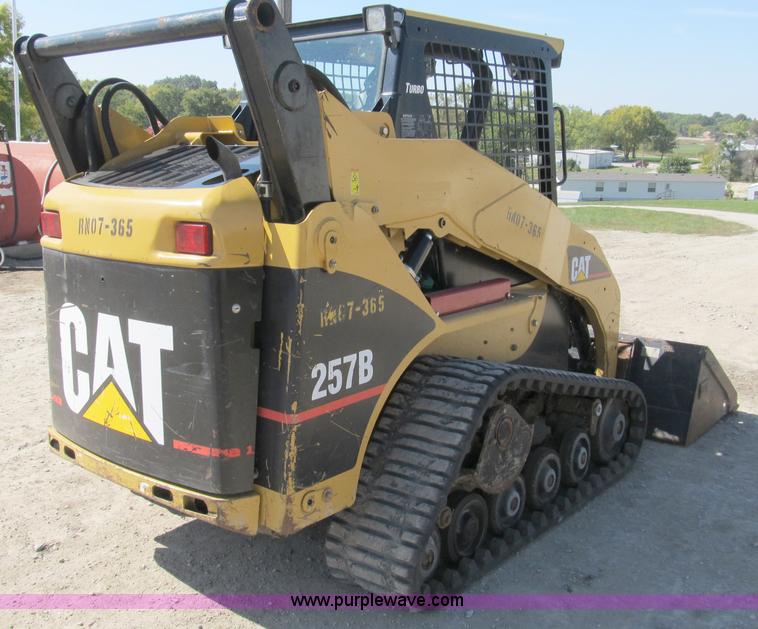 image for item A8086 2007 Caterpillar 257B track skid steer