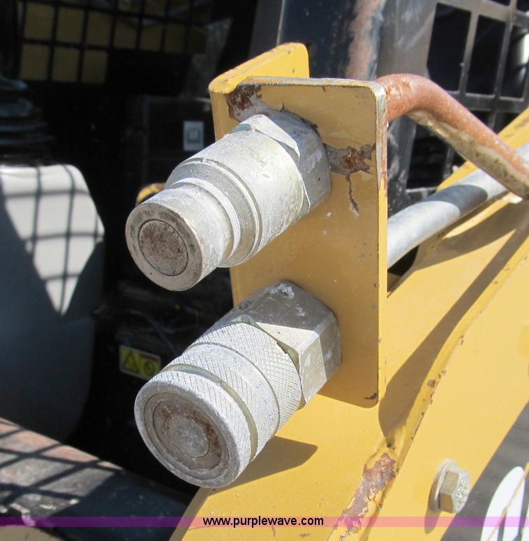 image for item A8086 2007 Caterpillar 257B track skid steer