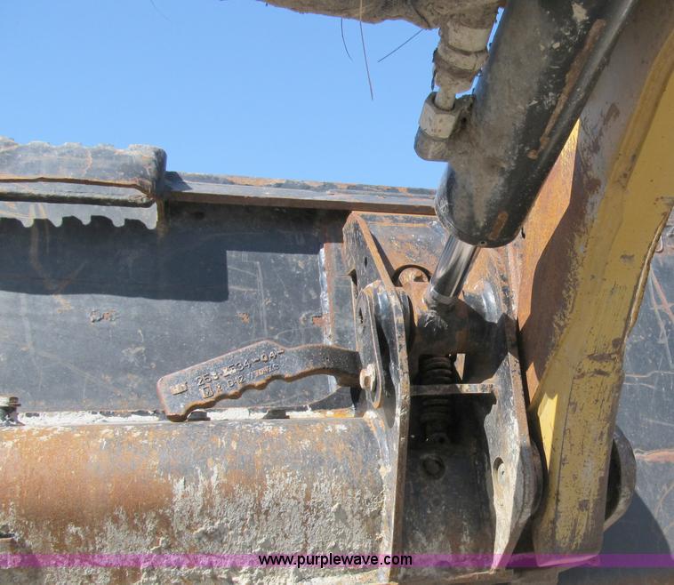 image for item A8086 2007 Caterpillar 257B track skid steer