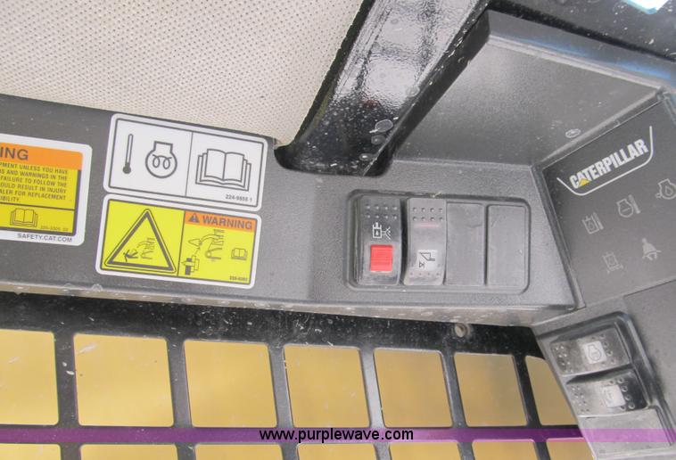 image for item A8086 2007 Caterpillar 257B track skid steer