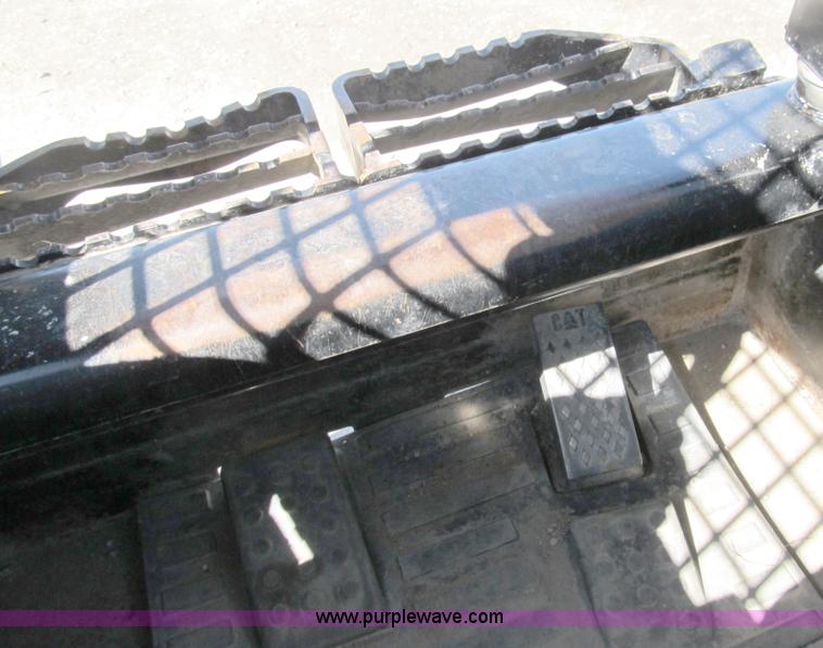 image for item A8086 2007 Caterpillar 257B track skid steer