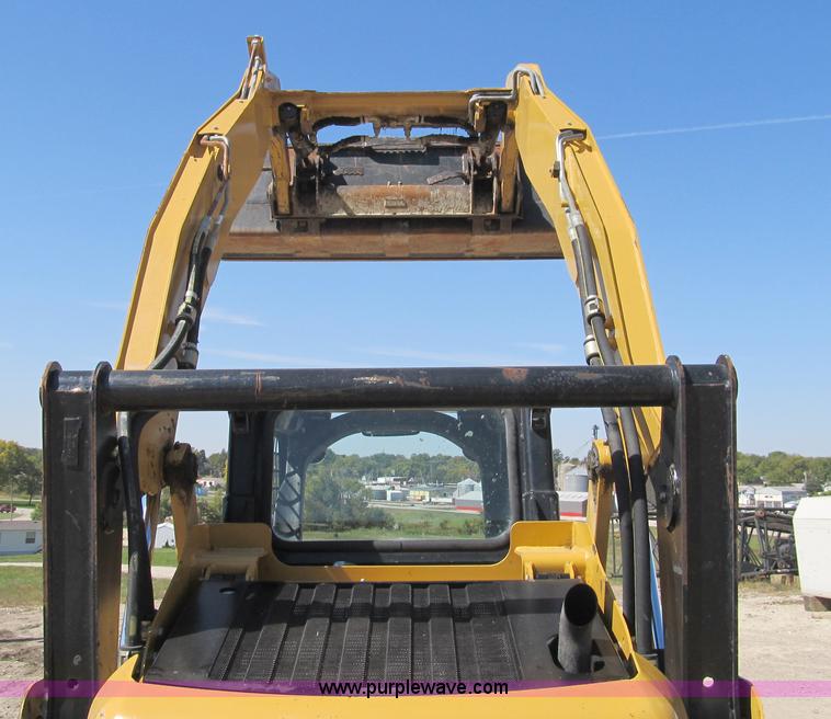 image for item A8086 2007 Caterpillar 257B track skid steer
