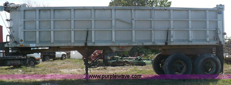 image for item B6006 1990 Montone aluminum end dump trailer