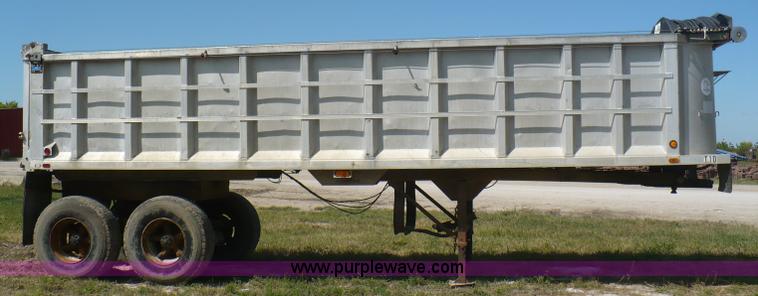 image for item B6006 1990 Montone aluminum end dump trailer