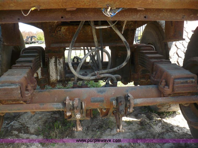 image for item B6006 1990 Montone aluminum end dump trailer