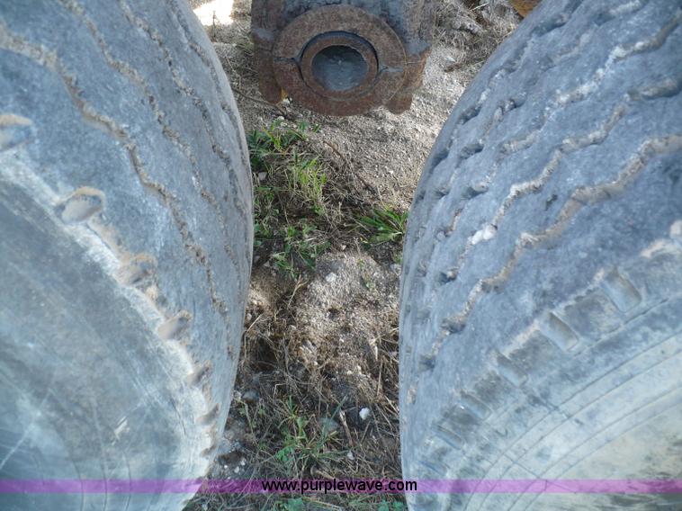 image for item B6006 1990 Montone aluminum end dump trailer