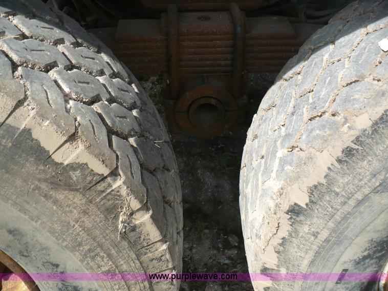 image for item B6006 1990 Montone aluminum end dump trailer