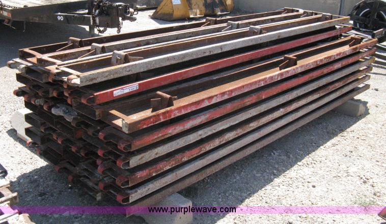 image for item B9557 (38) steel concrete form boards