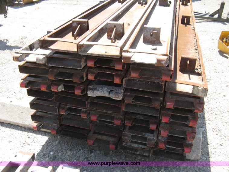 image for item B9557 (38) steel concrete form boards
