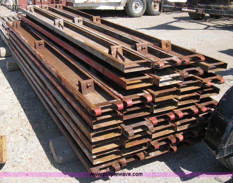 image for item B9557 (38) steel concrete form boards