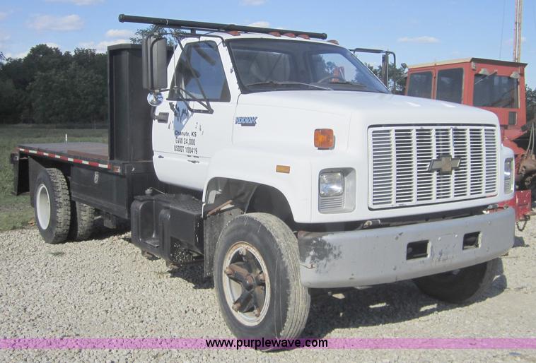 image for item C5016 1993 Chevrolet Kodiak C6500 flatbed truck