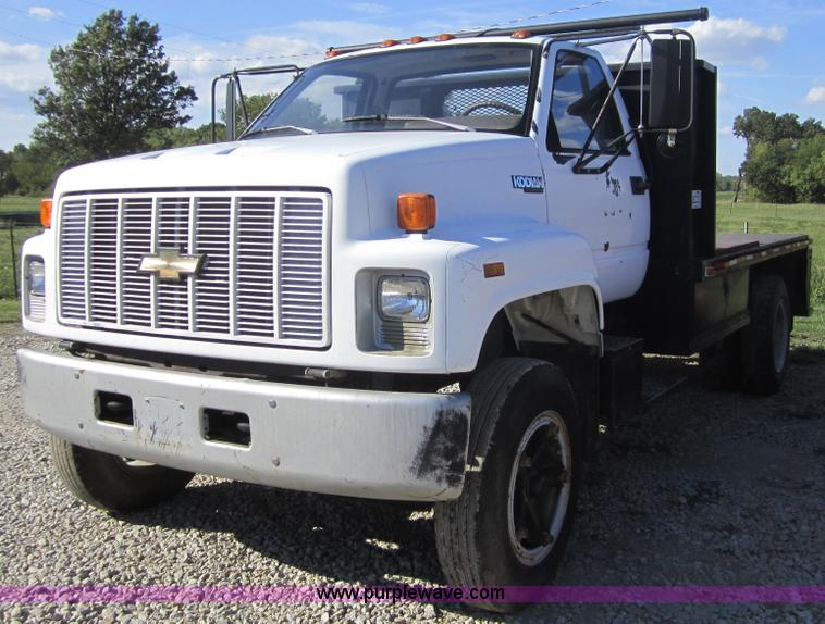 image for item C5016 1993 Chevrolet Kodiak C6500 flatbed truck