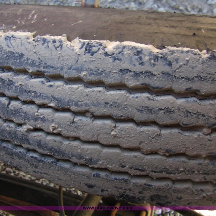 image for item C5016 1993 Chevrolet Kodiak C6500 flatbed truck