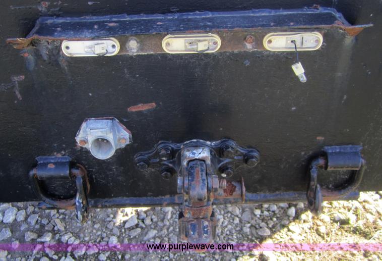 image for item C5016 1993 Chevrolet Kodiak C6500 flatbed truck